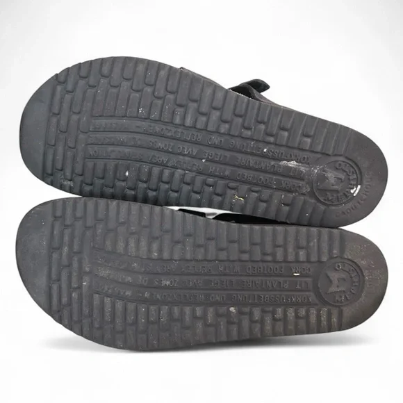 Women’s Mephisto Hannel Sandals, black size 39. (9) - Picture 3 of 3